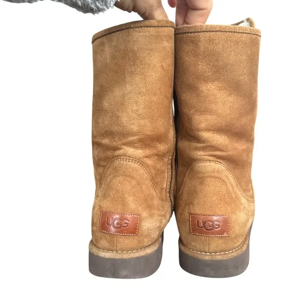 Ugg abrie suede sleek luxe made in Italy booties