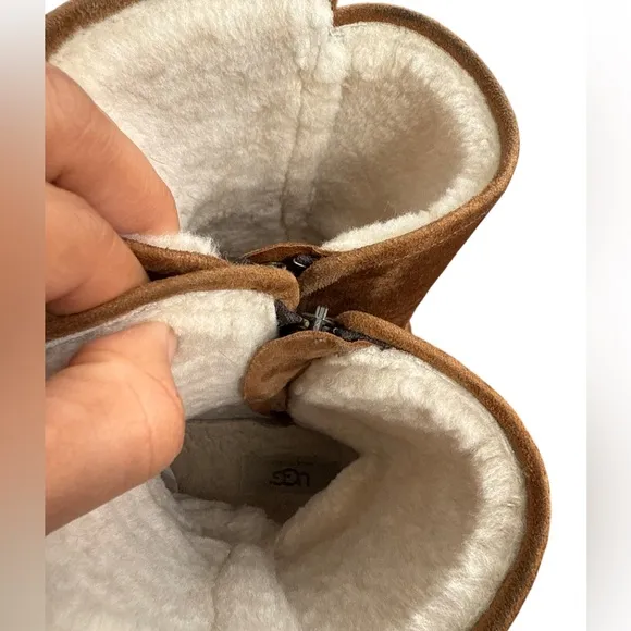 Ugg abrie suede sleek luxe made in Italy booties