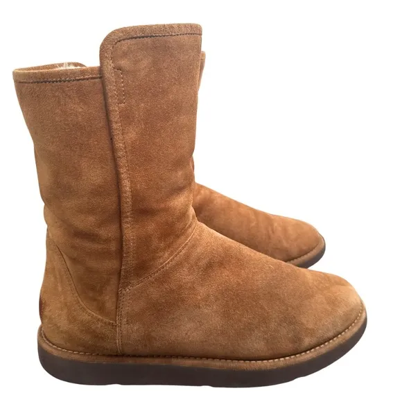 Ugg abrie suede sleek luxe made in Italy booties