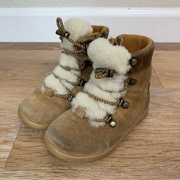 UGG Ager Kids Unisex Winter Warm Boots, Size 7