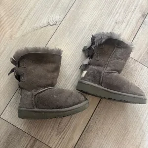 UGG Australia Gray Brown Bow Fur Lined Suede Ugg-Style Boots Toddler 7
