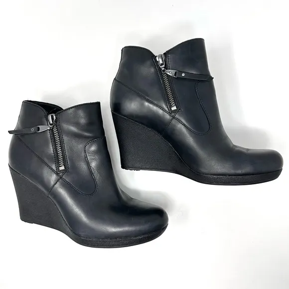 UGG Australia Meredith Womens Black Leather Wedge Ankle Boots