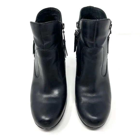 UGG Australia Meredith Womens Black Leather Wedge Ankle Boots