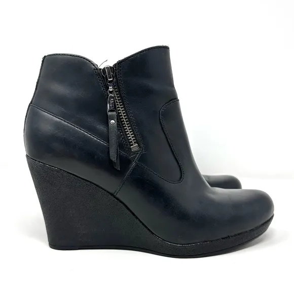 UGG Australia Meredith Womens Black Leather Wedge Ankle Boots