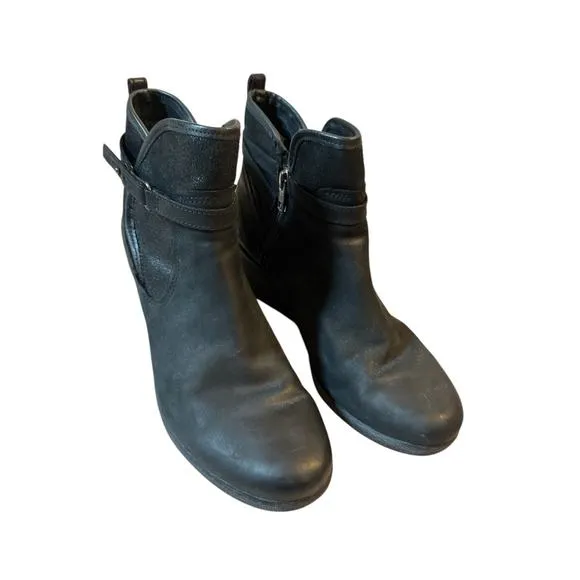 Ugg Australia women’s Emalie leather waterproof wedge boots sz 9