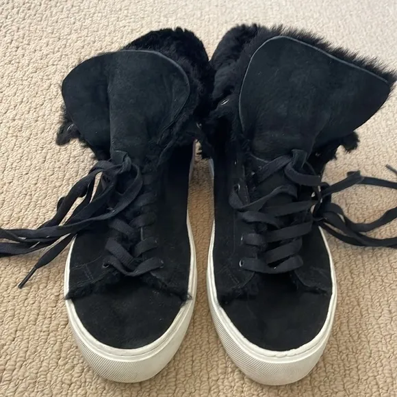 UGG Beven Sneaker