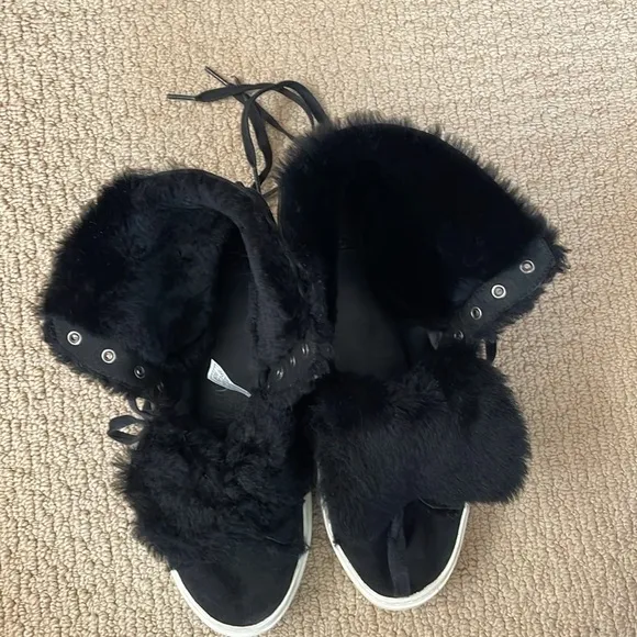 UGG Beven Sneaker