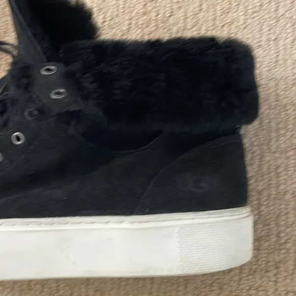 UGG Beven Sneaker