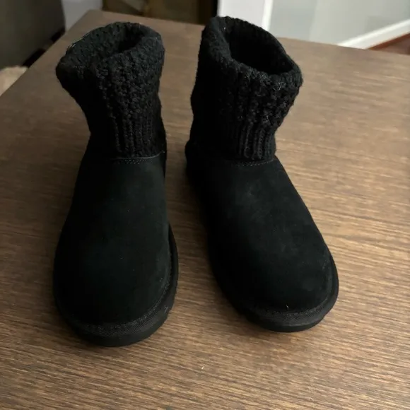 UGG Black Classic Solene Mini Boots Size 5