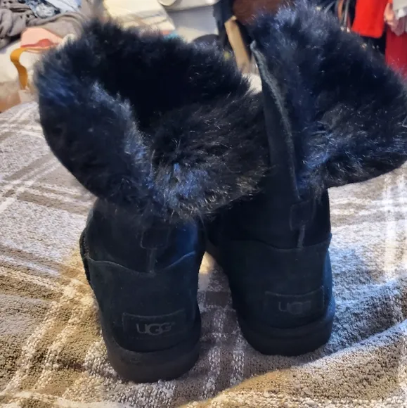 UGG Black leather comfy winter boots