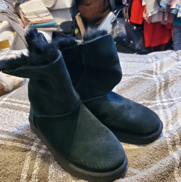 UGG Black leather comfy winter boots