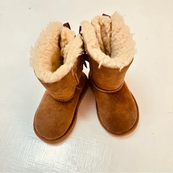 UGG boots suede kids size 6