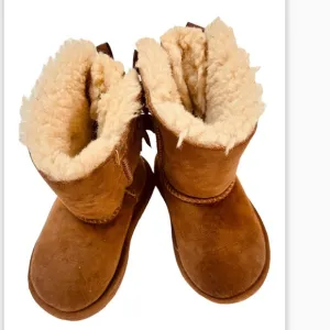 UGG boots suede kids size 6