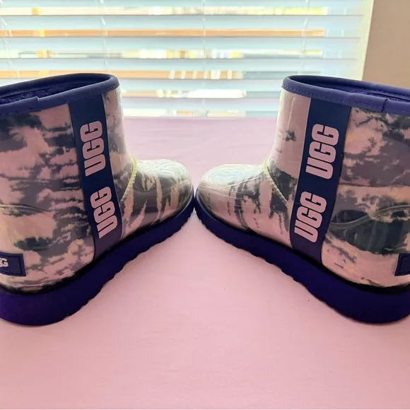 UGG Classic Clear Mini MarbleBoot | Size 8 EUC