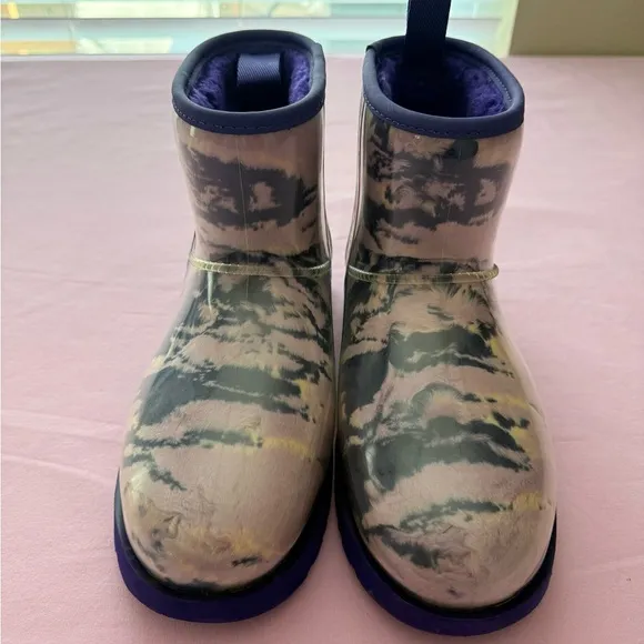 UGG Classic Clear Mini MarbleBoot | Size 8 EUC