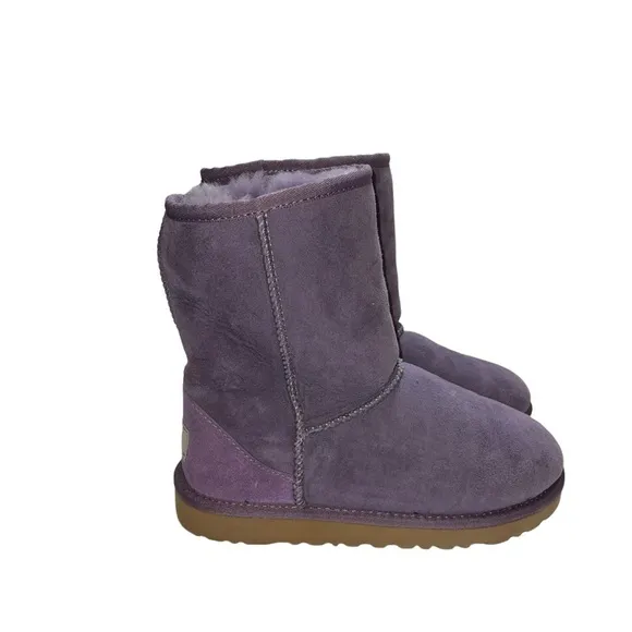 UGG Classic Lilac Girl Shoes Size 4