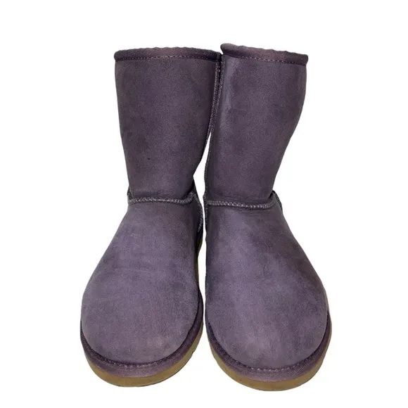 UGG Classic Lilac Girl Shoes Size 4