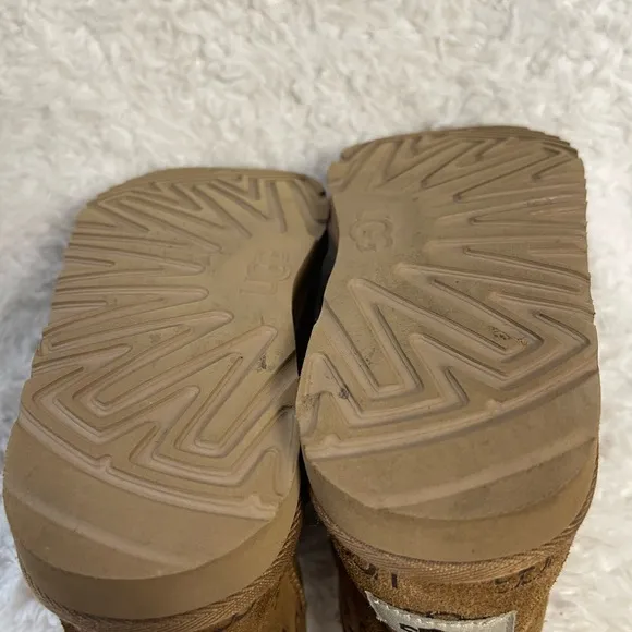 UGG Classic Mini II Embossed Chestnut Suede Sheepskin Lined Ankle Boots girl SZ4