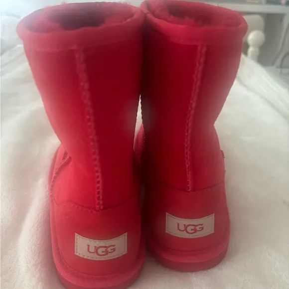 ugg classic short ii boots in red
