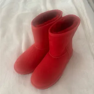 ugg classic short ii boots in red