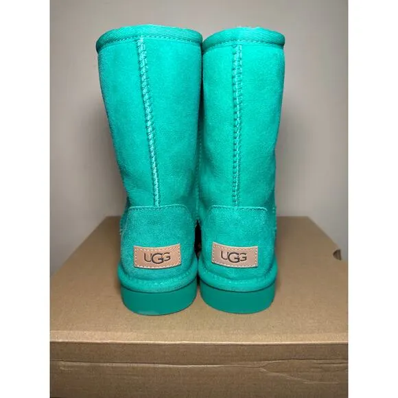 UGG CLASSIC SHORT II-WOMENS 6