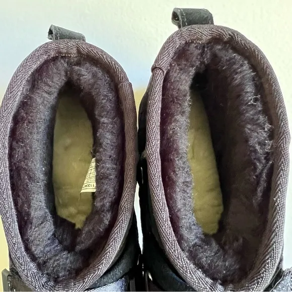 UGG Classic Ultra Mini Hybrid Women's Boot Size 6