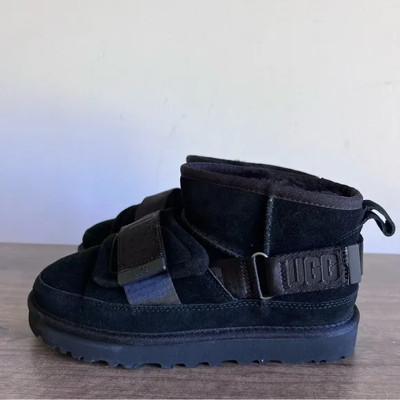 UGG Classic Ultra Mini Hybrid Women's Boot Size 6