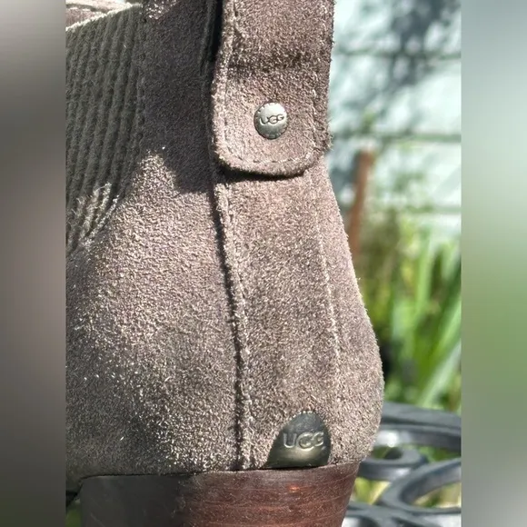 UGG — Cobie II Chelsea Boots