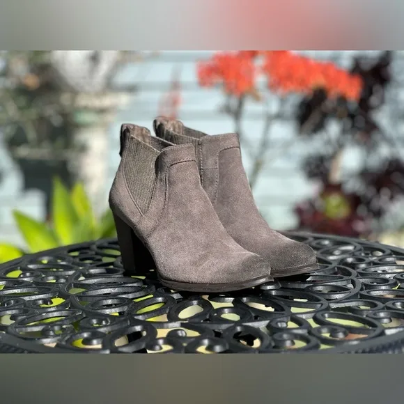 UGG — Cobie II Chelsea Boots