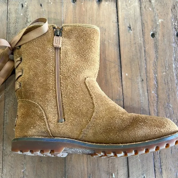 Ugg corene chestnut suede ribbon back boots
