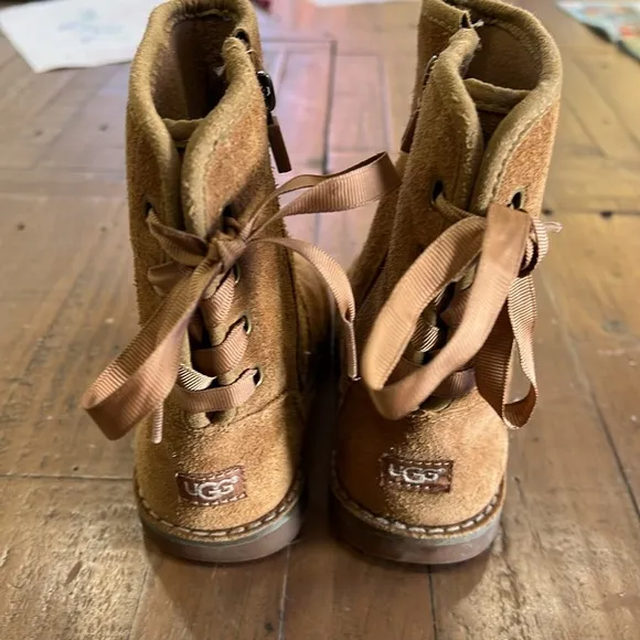 Ugg corene chestnut suede ribbon back boots
