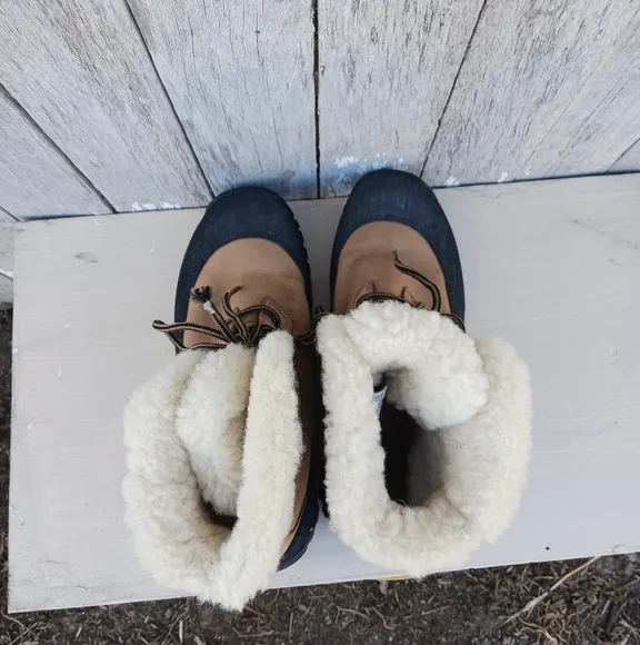 Ugg Glacier Womens Size 8 Leather Sheepskin Duck Boots Gore Tex Vibram Lace-Up