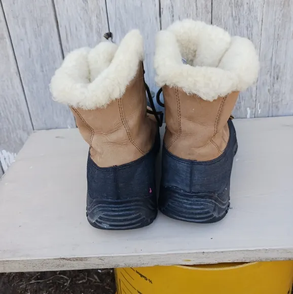 Ugg Glacier Womens Size 8 Leather Sheepskin Duck Boots Gore Tex Vibram Lace-Up