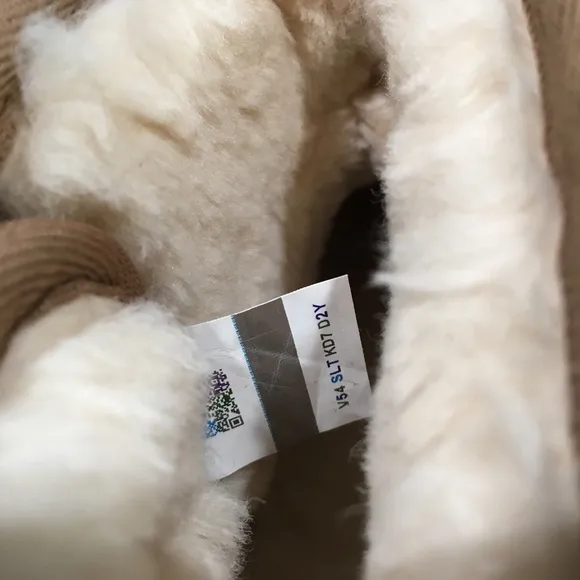 UGG JONA CONFETTI LOGO MINI BOOTS -CHESTNUT SUEDE -UGGPURE LINED -BIG KIDS US 4