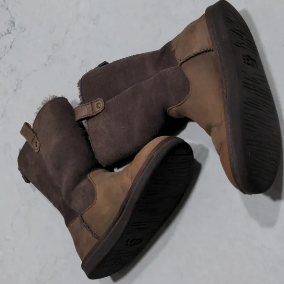 UGG KIDS BEACON TWO TONE BROWN LEATHER BOOTS