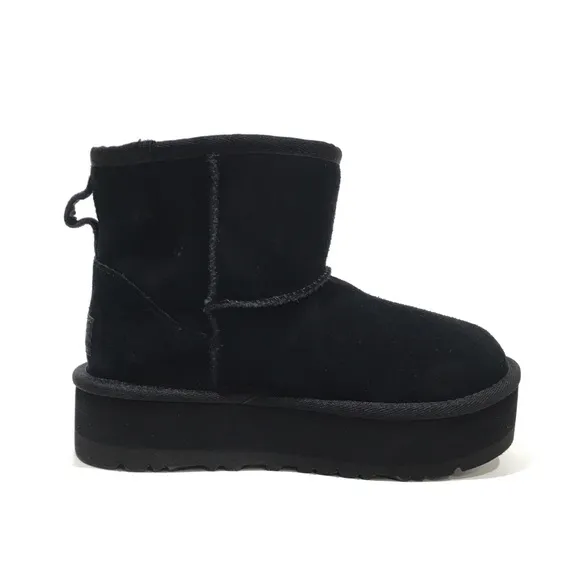 UGG KIDS CLASSIC MINI PLATFORM BOOTS -BLACK SHEEPSKIN -YOUTH US 2 -NEW
