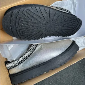 UGG Kids Shoes in Silver and Black