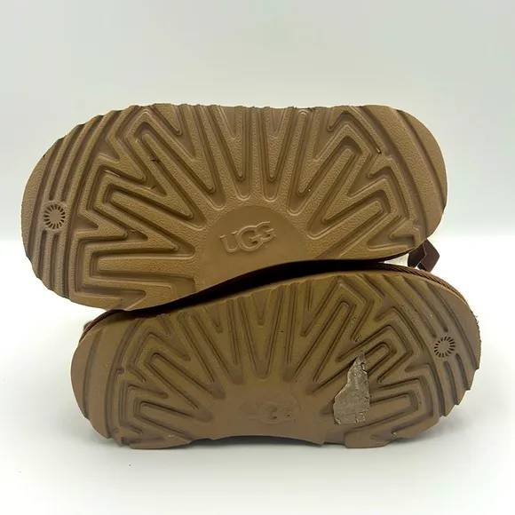 UGG Kids Toddler Bailey Boots Chestnut Cream Fur 9T