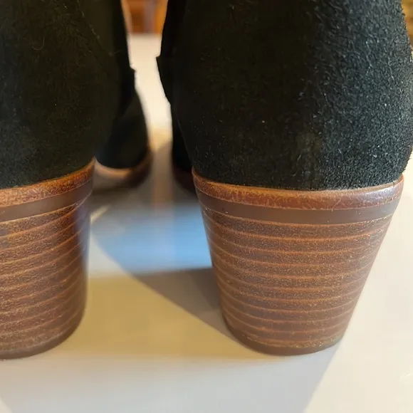 UGG Kingsburg Women’s Waterproof Black Ankle Boots Size: 8,5