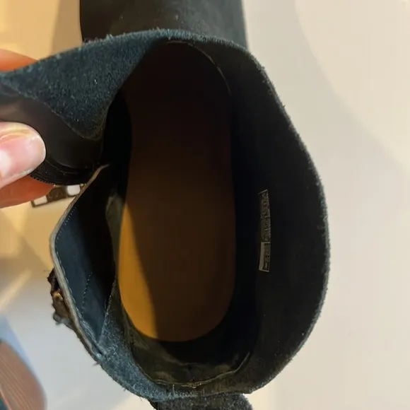 UGG Kingsburg Women’s Waterproof Black Ankle Boots Size: 8,5