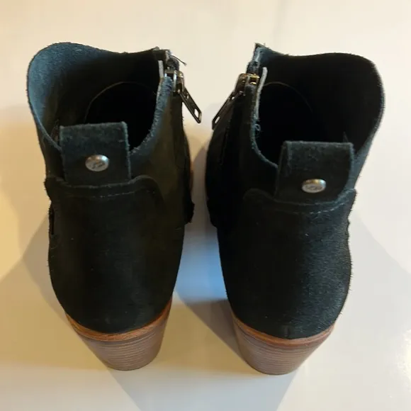 UGG Kingsburg Women’s Waterproof Black Ankle Boots Size: 8,5