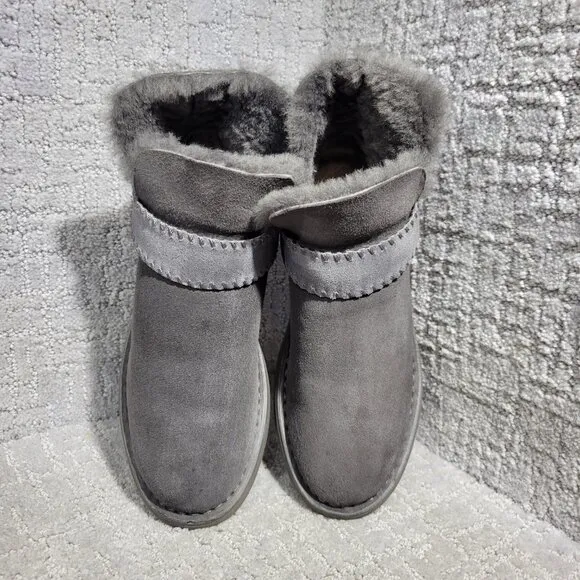 UGG McKay Women's Size 6.5 US Grey Suede Sheepskin Pull-on Ankle Boots 1012358