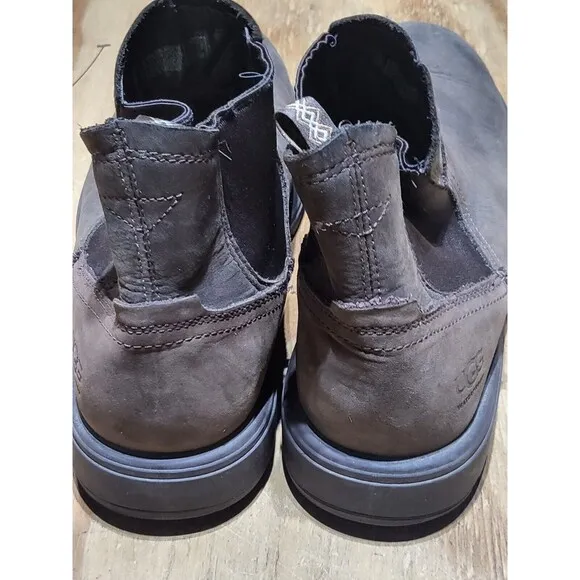 UGG MEN 11 BILTMORE CHELSEA STOUT LEATHER WATERPROOF BOOTS Brown