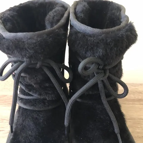 UGG Mukluk Revival Suede Sheepskin Boots Womens size 7
