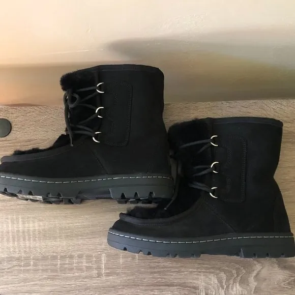 UGG Mukluk Revival Suede Sheepskin Boots Womens size 7