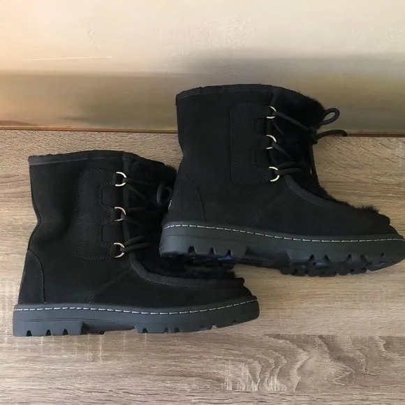 UGG Mukluk Revival Suede Sheepskin Boots Womens size 7