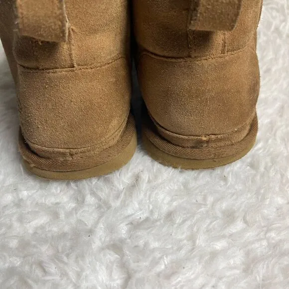 UGG Neumel chestnut leather suede lace up boots wool lining size 8