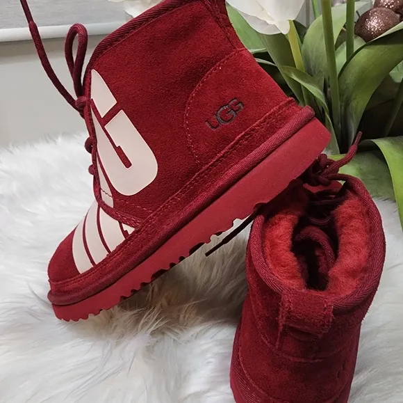 UGG Neumel Split LogoBoys' Grade SchoolSize4 new