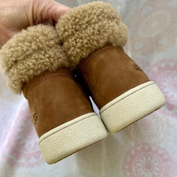 UGG Olive Leather Genuine Shearling High Top Sneaker Shoes Size 8 Chestn…