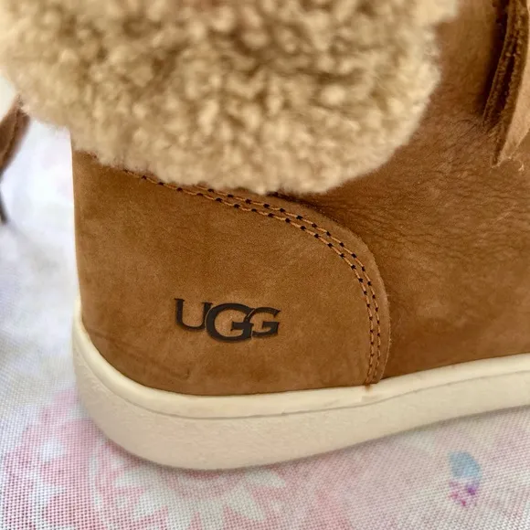 UGG Olive Leather Genuine Shearling High Top Sneaker Shoes Size 8 Chestn…